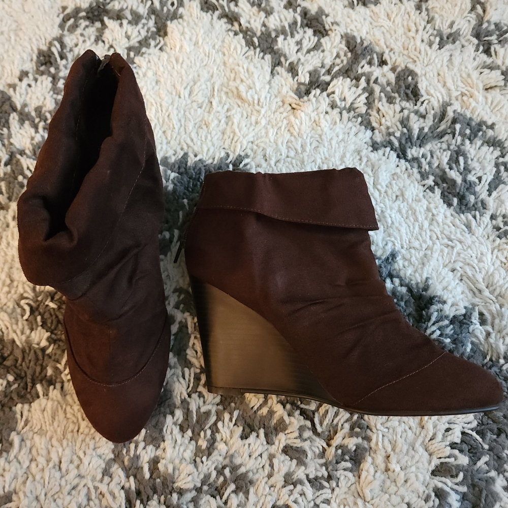 NEW Kenneth Cole Unlisted Dark Brown Wedge Short Zipper Boots | Fall Booties